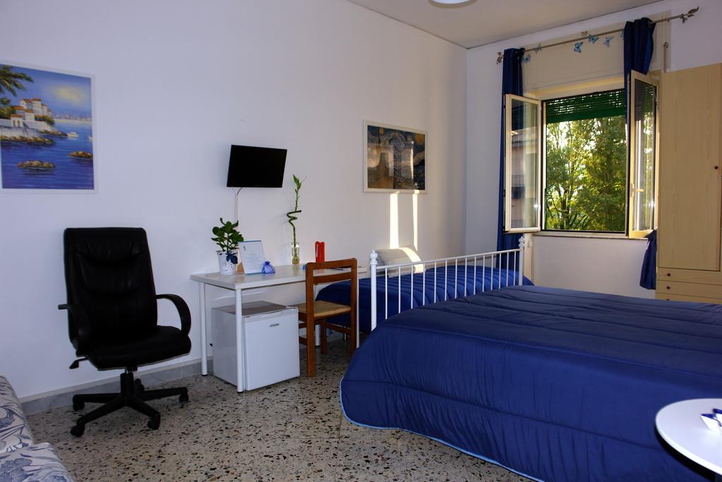 Mary'S Home Salerno Room photo